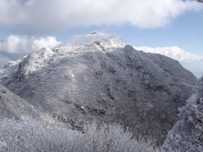 霧氷の華咲く雲仙　白銀に染まる普賢岳～国見岳～妙見岳_a0206345_12502081.jpg