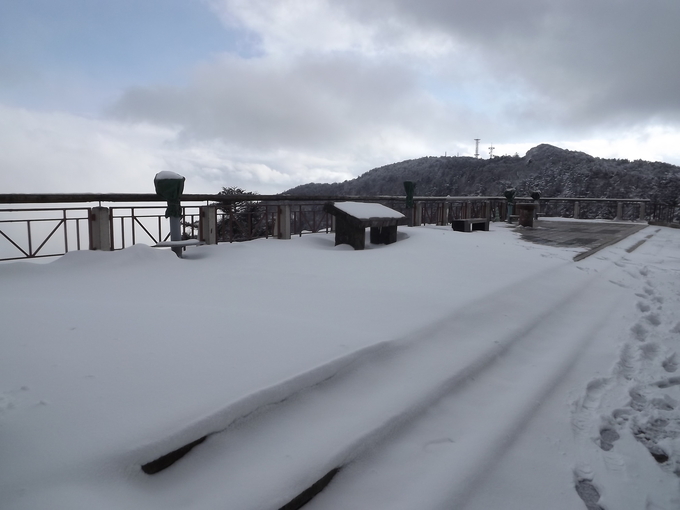 霧氷の華咲く雲仙　白銀に染まる普賢岳～国見岳～妙見岳_a0206345_1793135.jpg