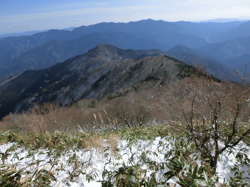 足谷川コースから平家平～冠山 周遊　あわやビバーク寸前_b0124306_16594809.jpg