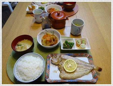 家ご飯って毎日が定食ですよね～我が家は町の定食屋さんって感じかな( *´艸｀)ｸｽｸｽ_b0175688_21435518.jpg