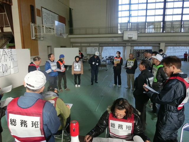 成果以上に課題が多かった 約450名が参加しての第2回吉原高校避難所開設・運営訓練_f0141310_864410.jpg