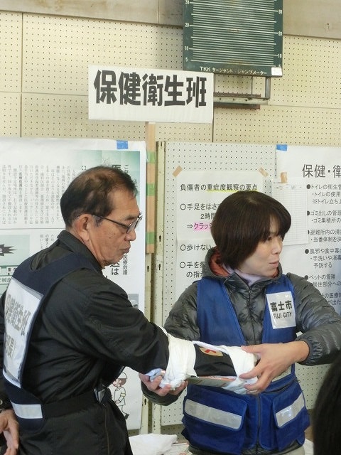 成果以上に課題が多かった 約450名が参加しての第2回吉原高校避難所開設・運営訓練_f0141310_891850.jpg