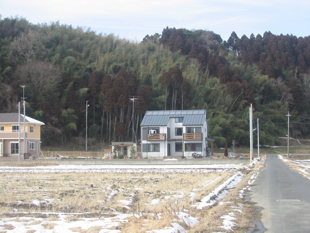 睦沢のコートハウス　omソーラー搭載　新しい住まい手が決まりました。_c0041935_21041126.jpg