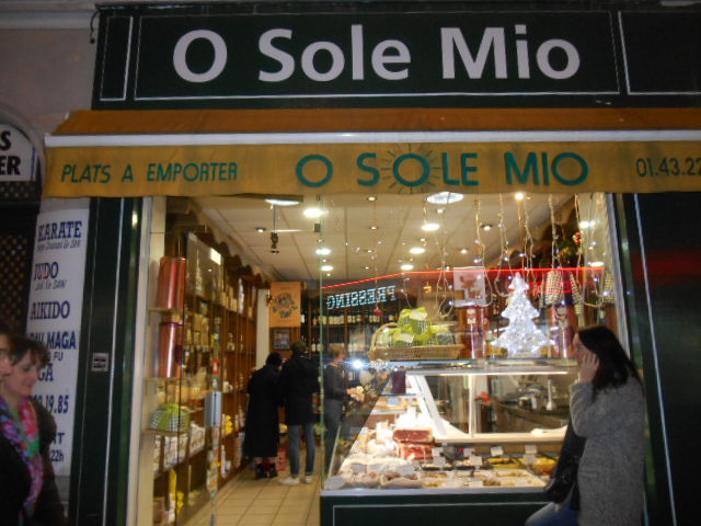 パリの下町のO Sole Mio、オー・ソレ・ミィオー、イタリアーノお惣菜屋の人気は生パスタのラビオリ・・・_a0153141_131146.jpg