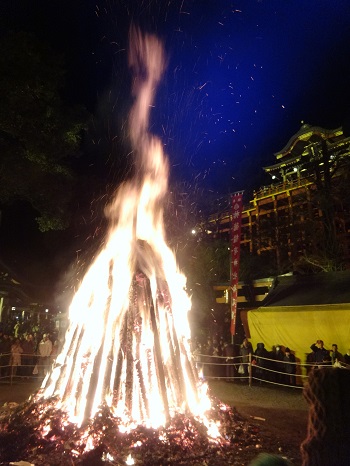 お火たき神事 (祐徳稲荷神社)_d0195183_1314.jpg