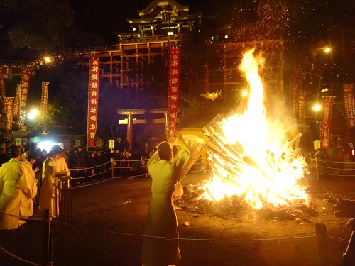 お火たき神事　（祐徳稲荷神社）_d0195183_1432014.jpg