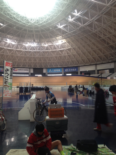 金栄堂サポート:日本大学自転車競技部・杉村貫太選手 学連トラックレースご報告&インプレッション!_c0003493_10285811.jpg