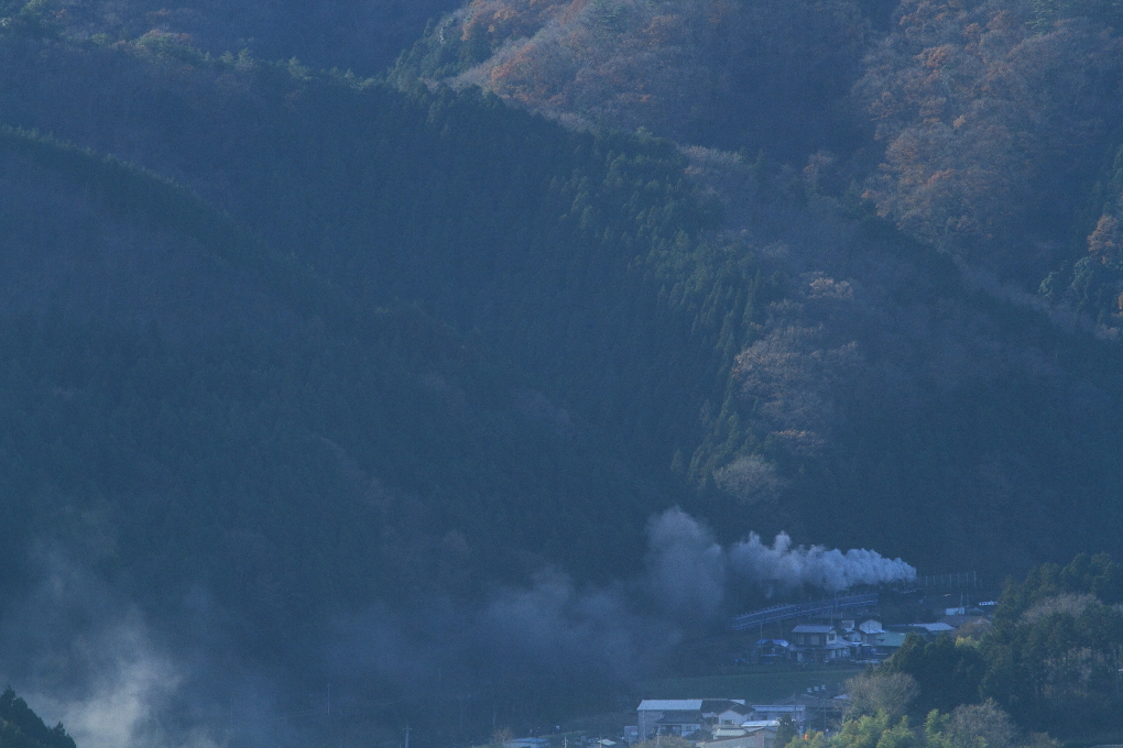 山裾に沿って　- 2014年晩秋・水郡線 -  _b0190710_23551424.jpg