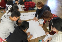 新発田市立米子小学校においてワークショップ「100分の1の給料と私たちの生活」を行いました。_c0167632_1662769.jpg