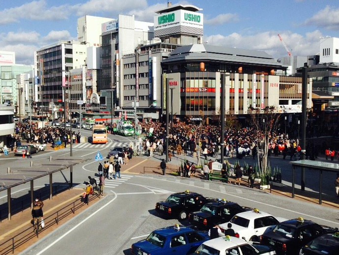 【画像】安倍首相が姫路駅で街頭演説、相変わらず人が多すぎてワロタｗｗｗｗｗｗｗｗｗｗｗｗｗｗｗｗｗ_b0304735_11571340.jpg