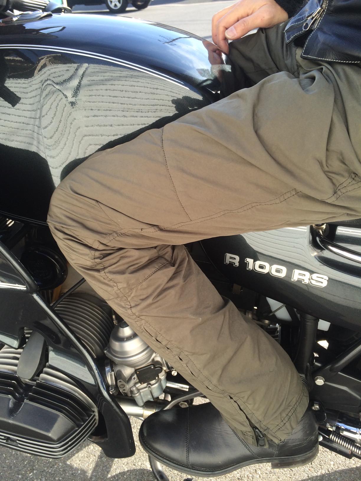 バイカー向けスリムフィットオーバーパンツ 41歳からの Bmw R100rs バイカー向けスリムフィットオーバーパンツ 41歳からの Bmw R100rs
