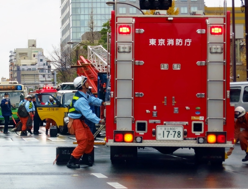 崎陽軒ワゴン車・交通事故発生_b0083801_00401015.jpg