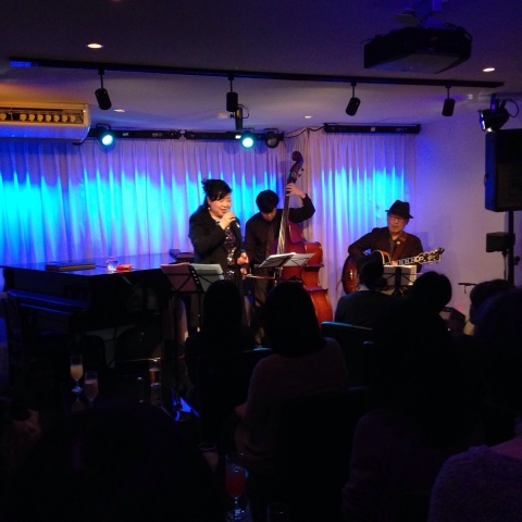 Jazzlive comin 広島 本日金曜日のジャズライブ！_b0115606_11293146.jpg
