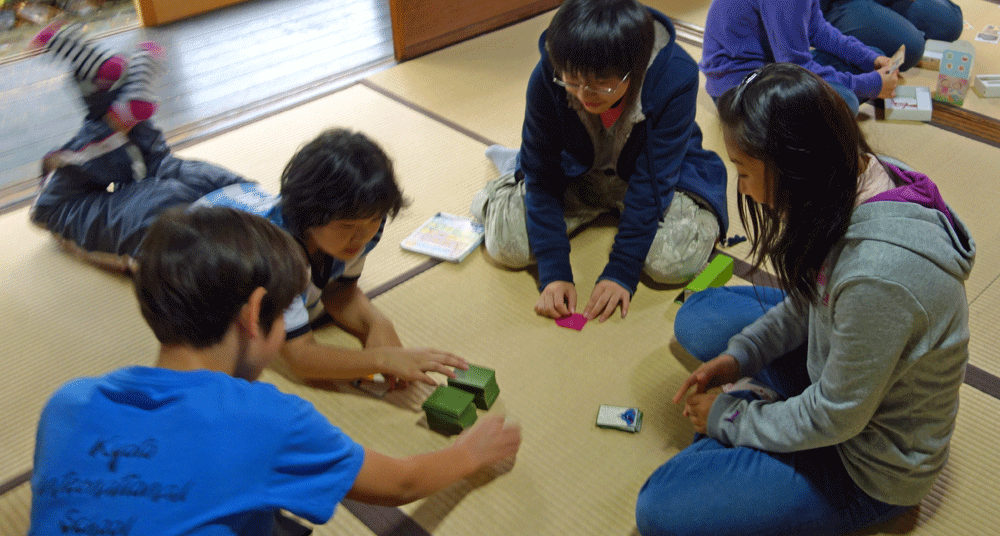 百人一首　　年齢関係なく_b0159780_20425662.gif