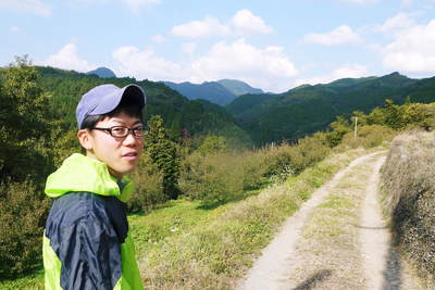山あいの南高梅 落葉が遅いのは樹勢が良い証拠_a0254656_17382792.jpg