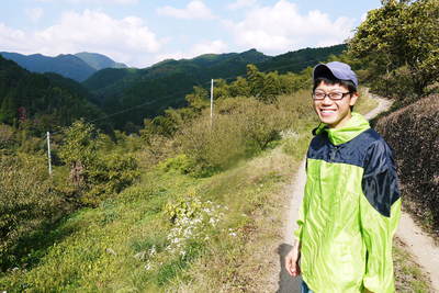 山あいの南高梅 落葉が遅いのは樹勢が良い証拠_a0254656_18241197.jpg