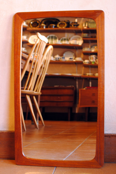 古い家具とランプ_c0215933_14263334.jpg