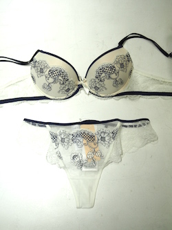 期間限定　Lingerie　SALEのお知らせです！　_a0169017_17322046.jpg