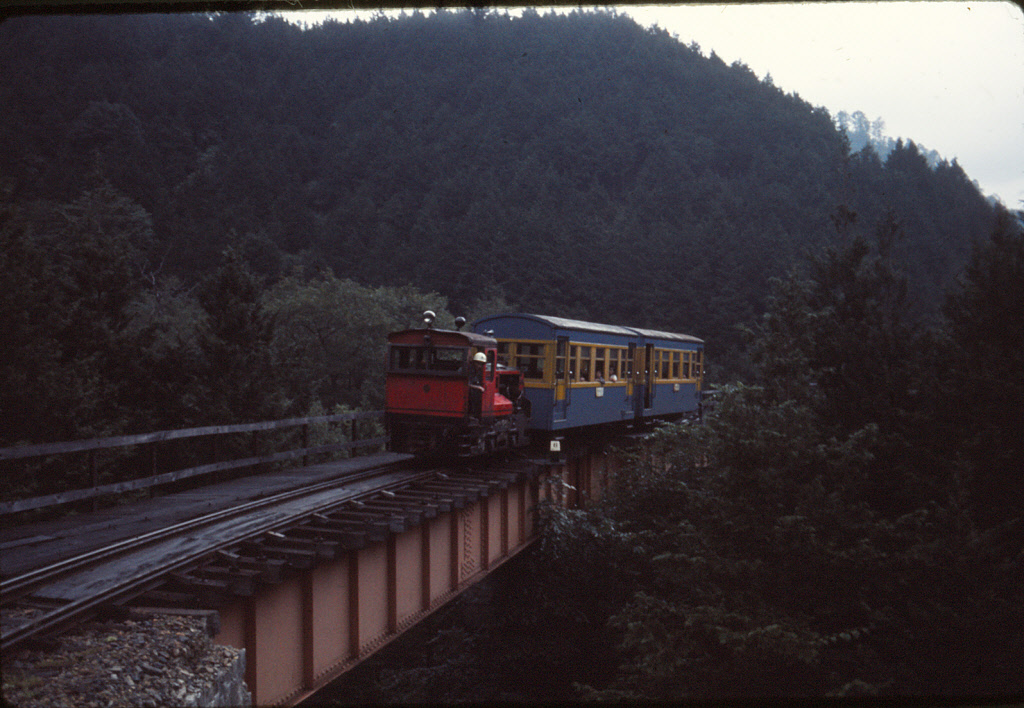 御嶽山山麓：木曾森林鉄道_b0152141_1524966.jpg