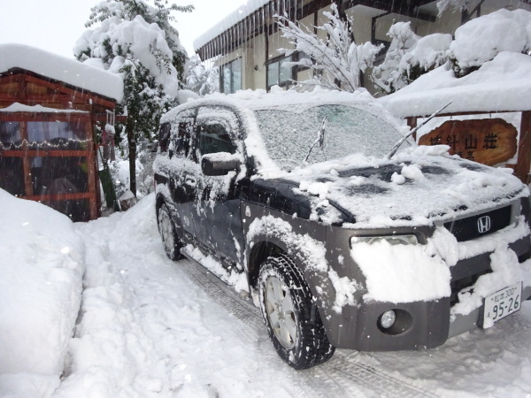 今日2回目の雪かき_b0222066_16220911.jpg