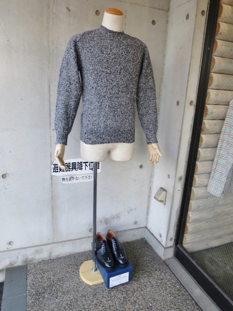 Jamieson\'s ・・・ 某メーカー・別注柄・シェットランドWOOL CRUE SWEATER!!_d0152280_22375617.jpg