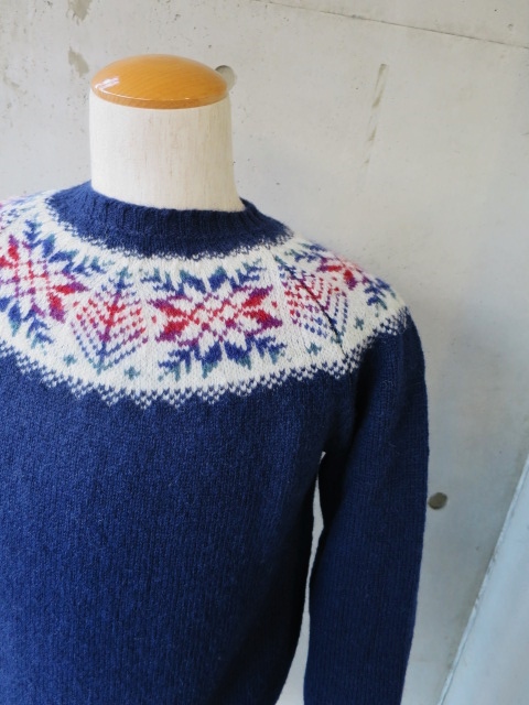 Jamieson\'s ・・・ 某メーカー・別注柄・シェットランドWOOL CRUE SWEATER!!_d0152280_22392641.jpg