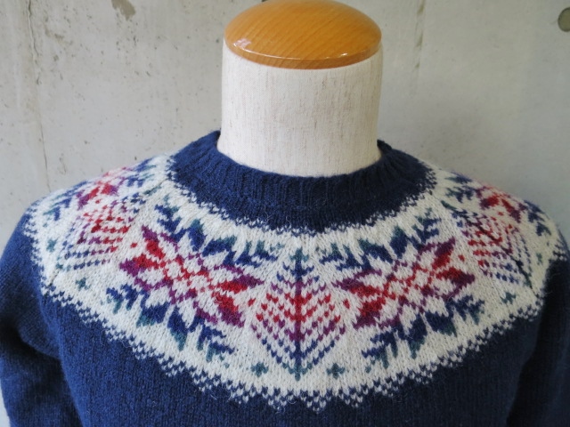 Jamieson\'s ・・・ 某メーカー・別注柄・シェットランドWOOL CRUE SWEATER!!_d0152280_22394596.jpg