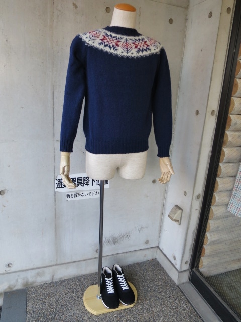 Jamieson\'s ･･･ 某メーカー・別注柄・シェットランドWOOL CRUE SWEATER！！_d0152280_2239983.jpg