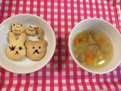 12月16日の給食。クッキー作りをしました!_c0293682_17281444.jpg