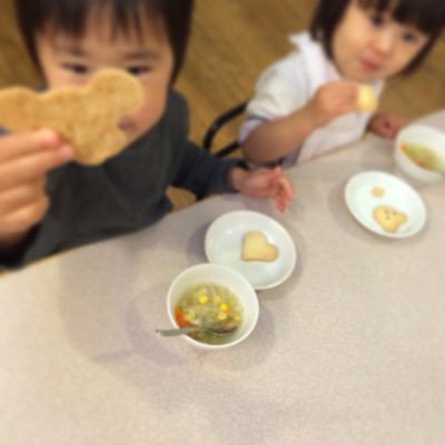 12月16日の給食。クッキー作りをしました!_c0293682_18123849.jpg
