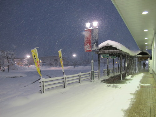 朝の散歩は米沢駅東口まで　１２月１７日・・・３_c0075701_2211057.jpg