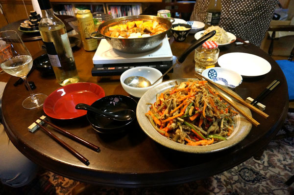韓国料理 De ホームパーティー チゲ鍋がマシッソヨ ふりむけばスカタン