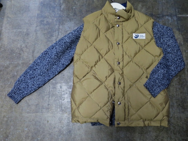 Jamieson\'s ・・・ 某メーカー・別注柄・シェットランドWOOL CRUE SWEATER!!_d0152280_6454280.jpg