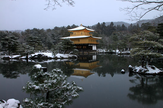 雪の金閣寺_e0048413_18265341.jpg