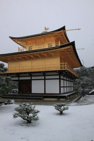 雪の金閣寺_e0048413_18274033.jpg