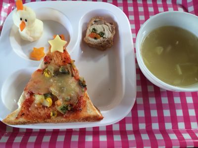 12月18日の給食。クリスマス会でした!_c0293682_1748422.jpg