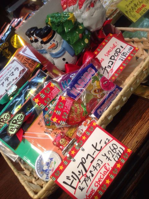 ベルクでクリスマスのプチギフト♪ドリップコーヒーにクリスマスチョコレート♪たくさんご用意しました！_c0069047_21111574.jpg