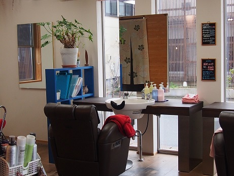 薪ストーブのあるお店:ヘアーサロン桜。_a0045293_18402531.jpg