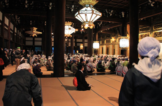 すす払い 東・西本願寺_e0048413_16555188.jpg