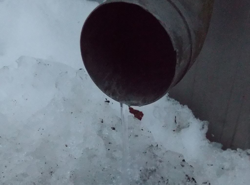 気温が上がり、積雪が下がる_c0025115_21594498.jpg
