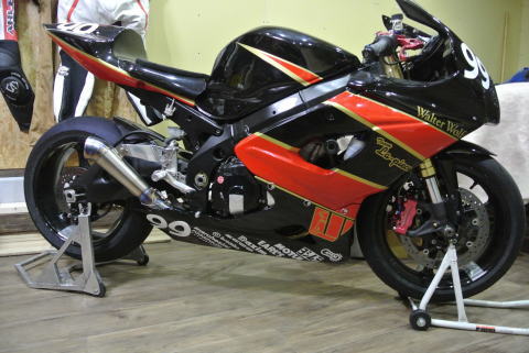 GSX-R1000_b0347452_09453951.jpg