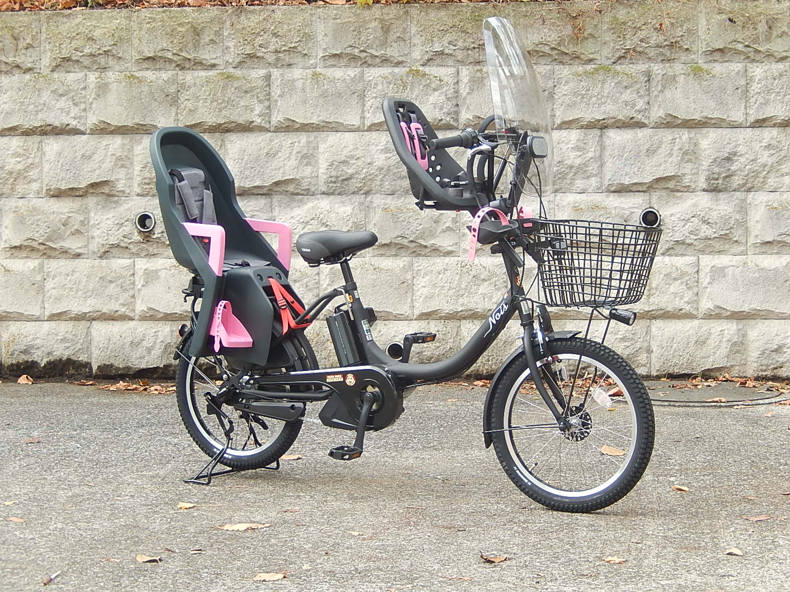 12月21日 渋谷 原宿 の自転車屋 FLAME bike前です_e0188759_1382160.jpg