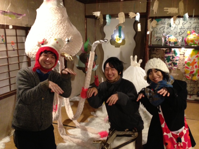 アートスペース油亀http://www.aburakame.com  個展［ポンポコピーピーどこいくの クリスマスってなにそれたべもの？？］開催中！12/25 まで 11:00-19:00_e0084304_016242.jpg