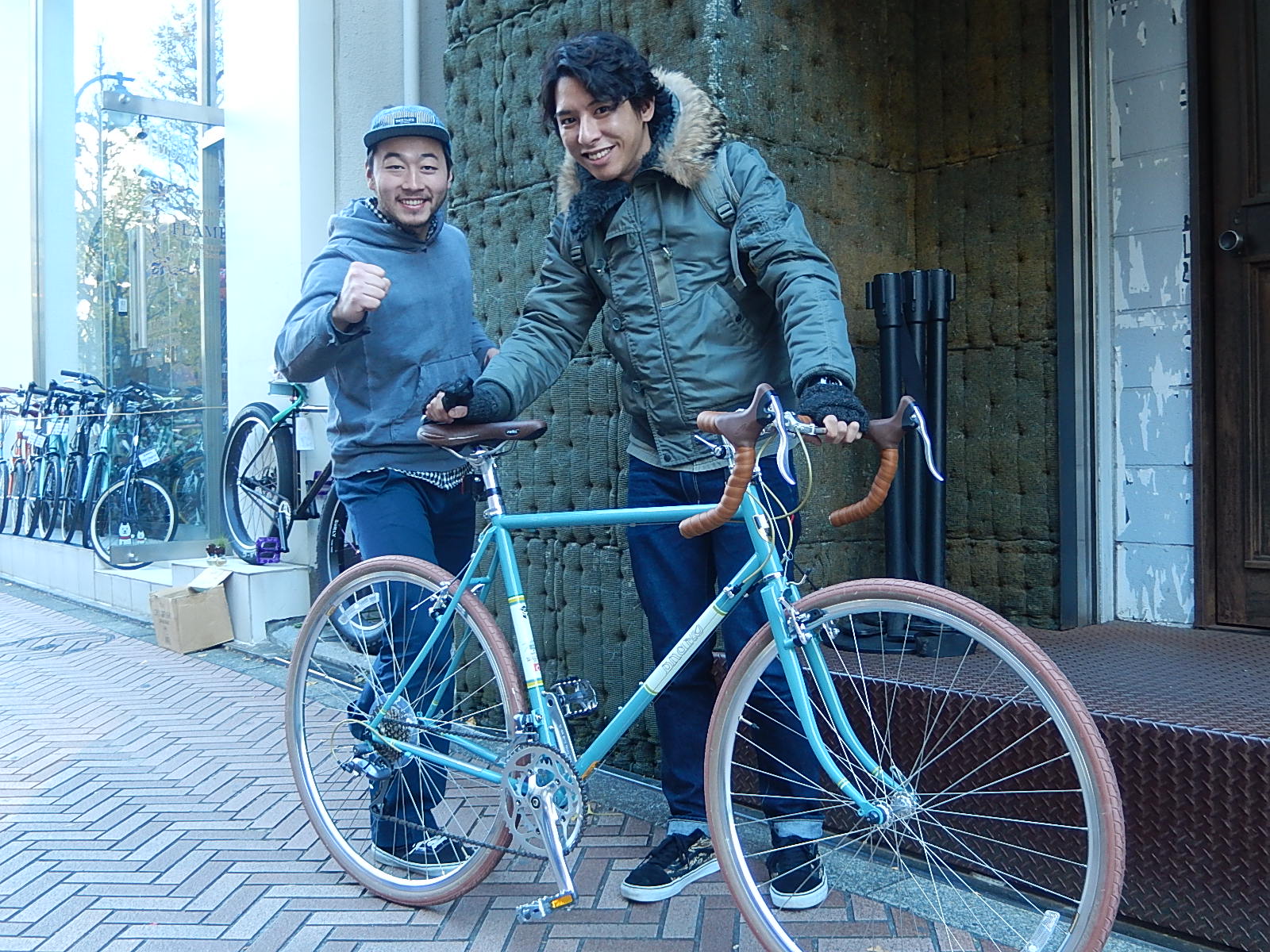 12月22日　渋谷　原宿　の自転車屋　FLAME bike前です_e0188759_15463950.jpg
