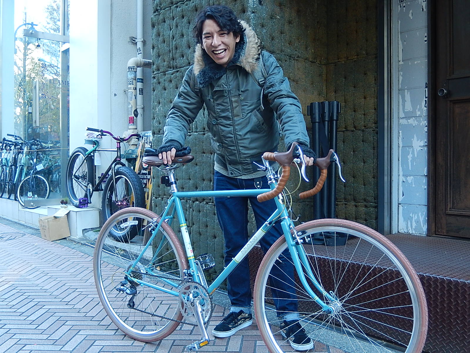 12月22日　渋谷　原宿　の自転車屋　FLAME bike前です_e0188759_1546718.jpg