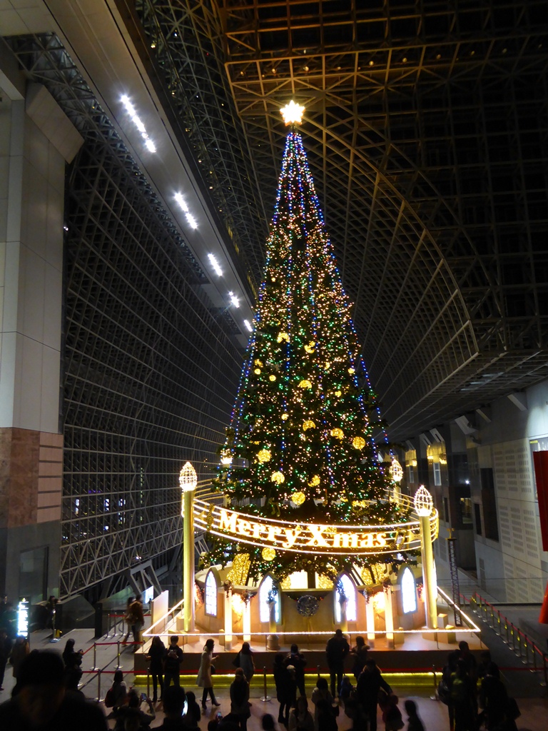 京都駅ビルのクリスマスイルミネーション_d0042474_0421451.jpg