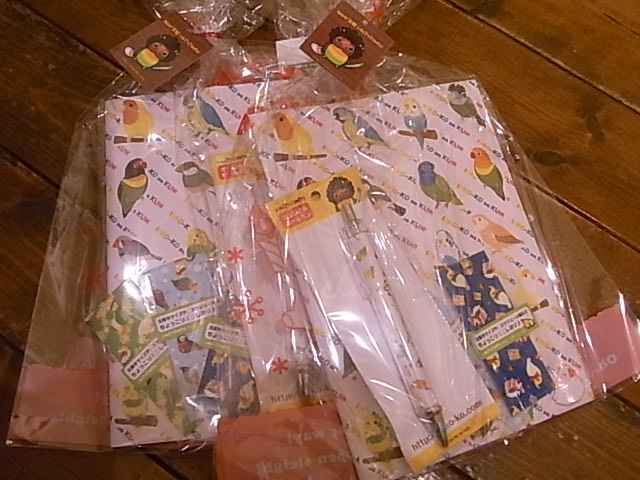 東急ハンズ梅田店インコと鳥の雑貨展にたっぷり新作到着_d0322493_2353667.jpg
