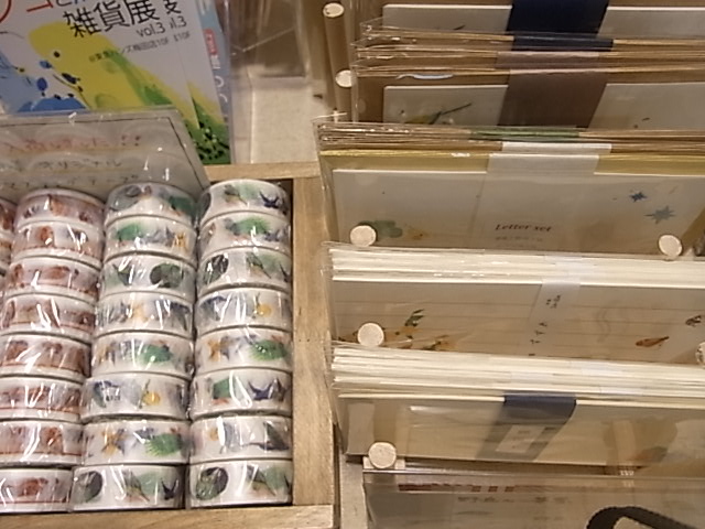 東急ハンズ梅田店インコと鳥の雑貨展にたっぷり新作到着_d0322493_2395319.jpg