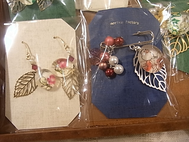 東急ハンズ梅田店インコと鳥の雑貨展にたっぷり新作到着_d0322493_2404255.jpg