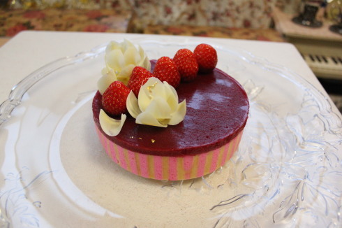 フランボワーズとフレーズのムースケーキ Petit Bonheur